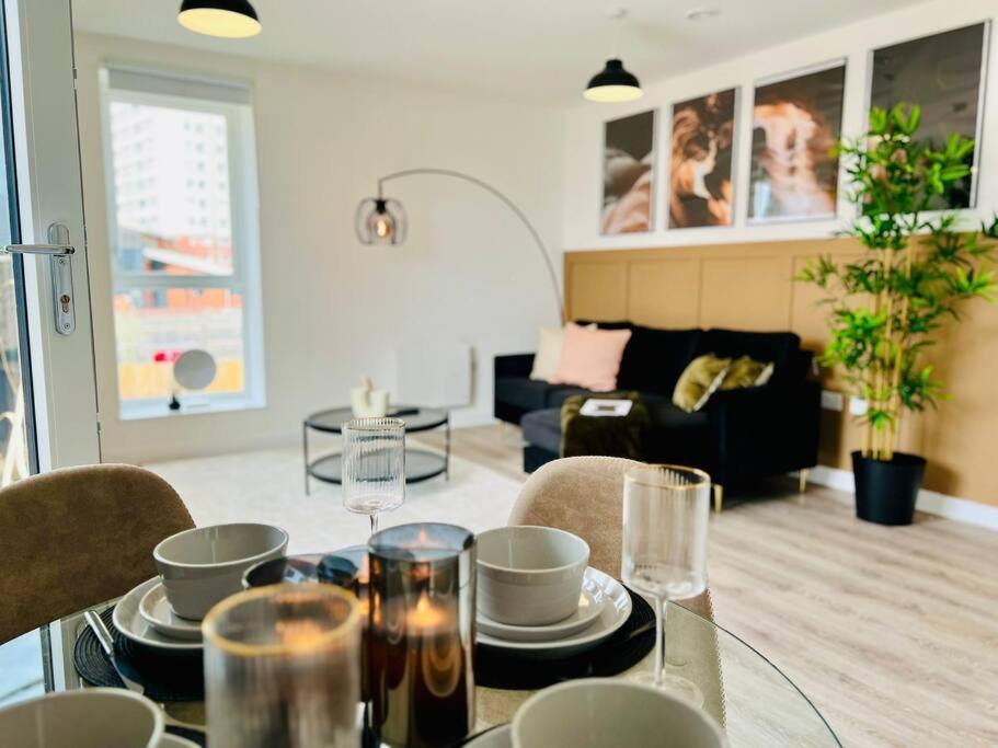 Hessian Lounge -Wyndale- Central 2Br W/Parking Birmingham Bagian luar foto