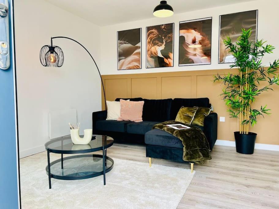 Hessian Lounge -Wyndale- Central 2Br W/Parking Birmingham Bagian luar foto