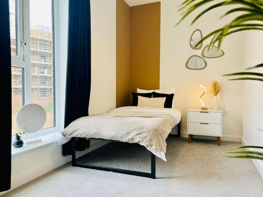 Hessian Lounge -Wyndale- Central 2Br W/Parking Birmingham Bagian luar foto
