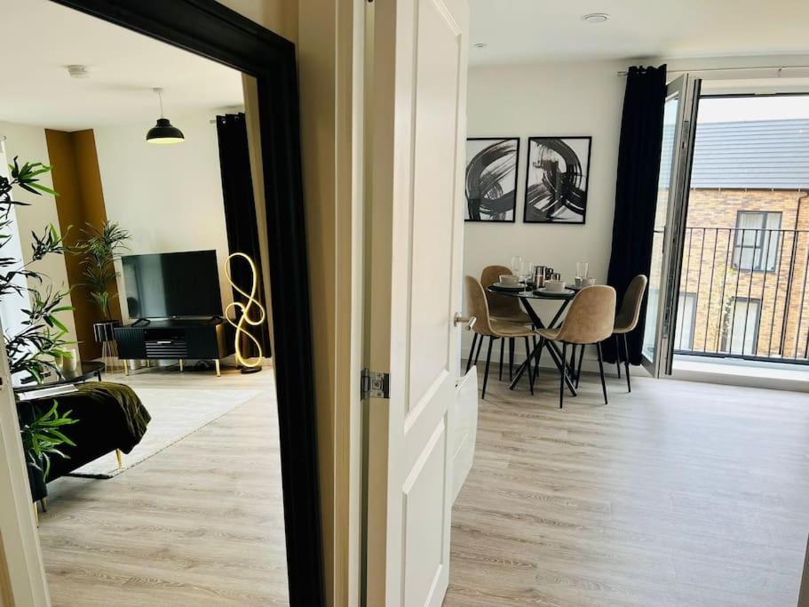 Hessian Lounge -Wyndale- Central 2Br W/Parking Birmingham Bagian luar foto