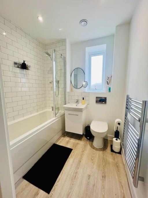 Hessian Lounge -Wyndale- Central 2Br W/Parking Birmingham Bagian luar foto