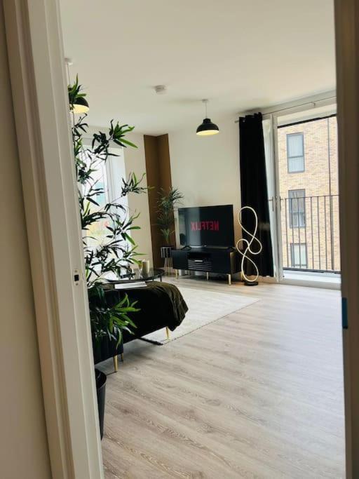 Hessian Lounge -Wyndale- Central 2Br W/Parking Birmingham Bagian luar foto