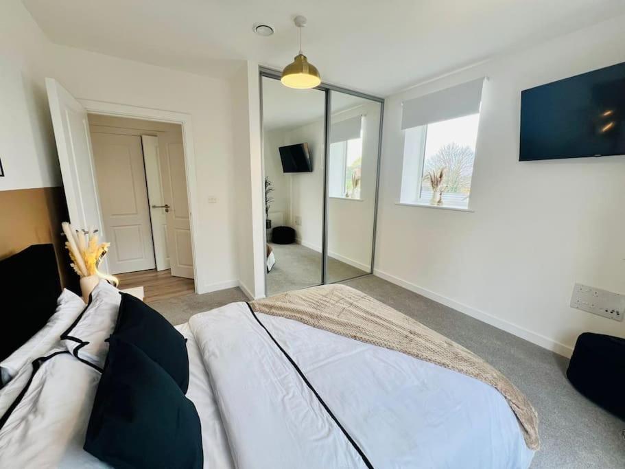 Hessian Lounge -Wyndale- Central 2Br W/Parking Birmingham Bagian luar foto
