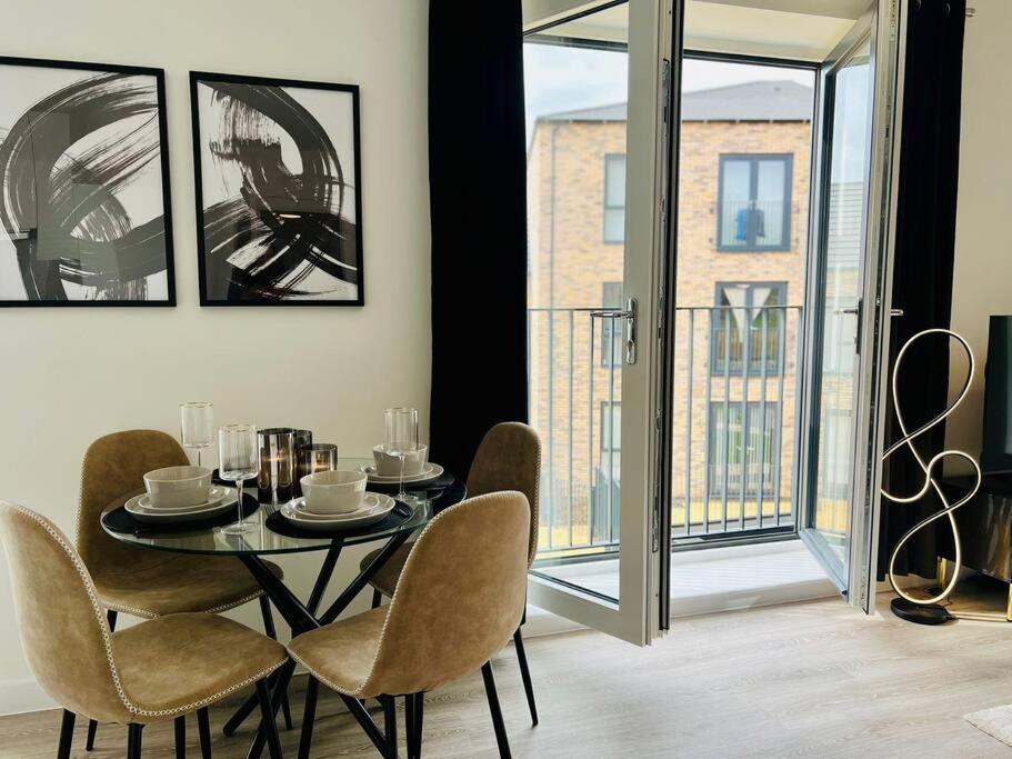Hessian Lounge -Wyndale- Central 2Br W/Parking Birmingham Bagian luar foto